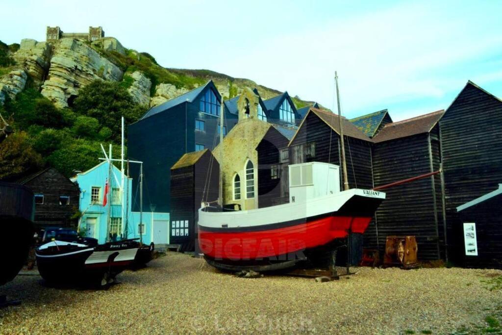 Charming, Bright, Hilltop Apartment. Hastings Exterior photo