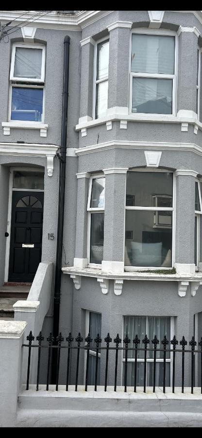 Charming, Bright, Hilltop Apartment. Hastings Exterior photo